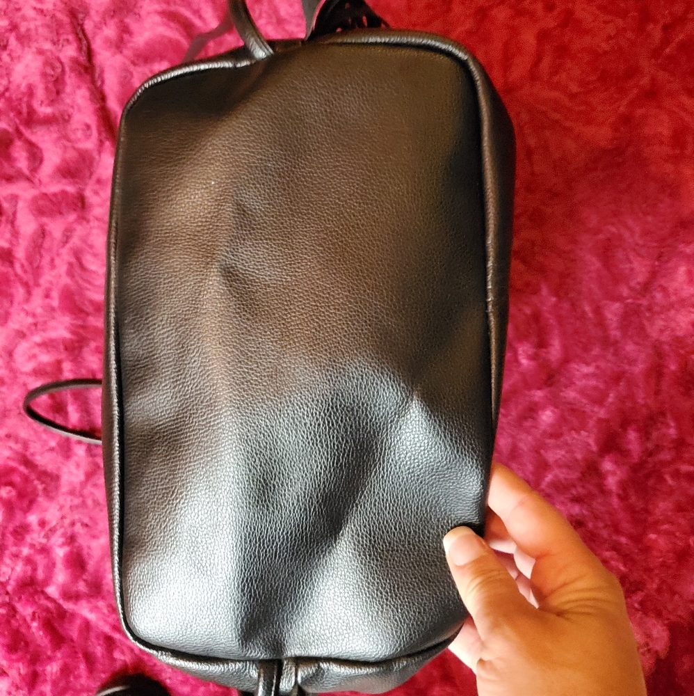 VICTORIA'S SECRET BLACK FRINGE BACKPACK STYLE BAG! - Picture 13 of 13